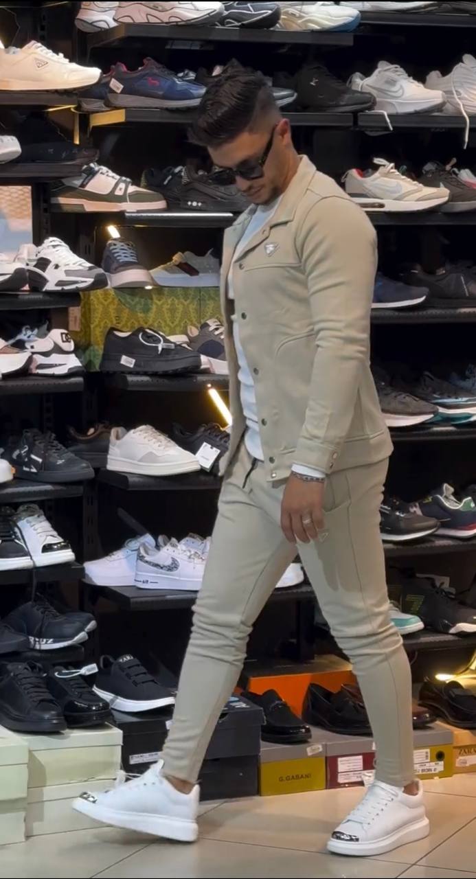 Ensemble PRADA سروال + veste . (بدون قميص بلا تريكو)