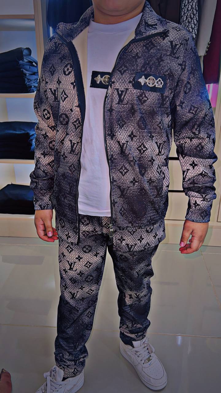ENSEMBLE LOUIS VITTON